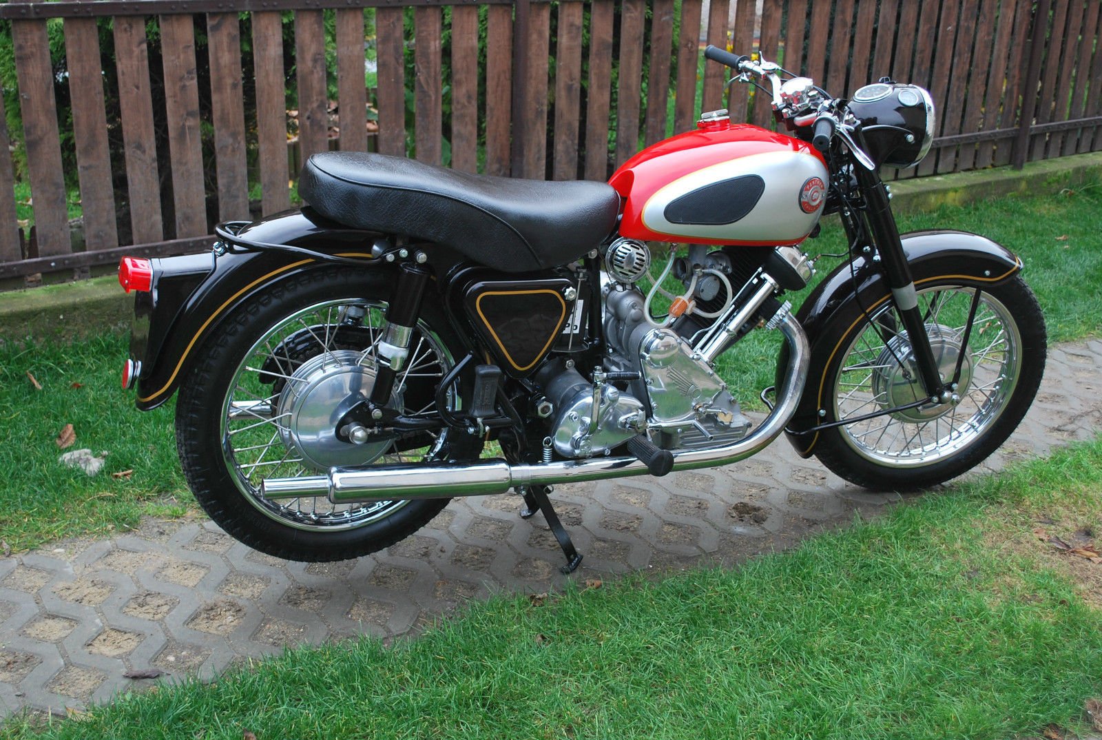 motorbike92390.jpg