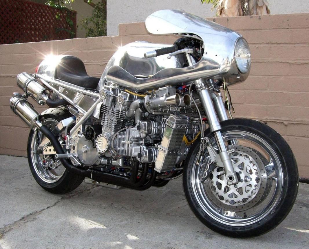 v12-powered-honda-cb-13.jpg